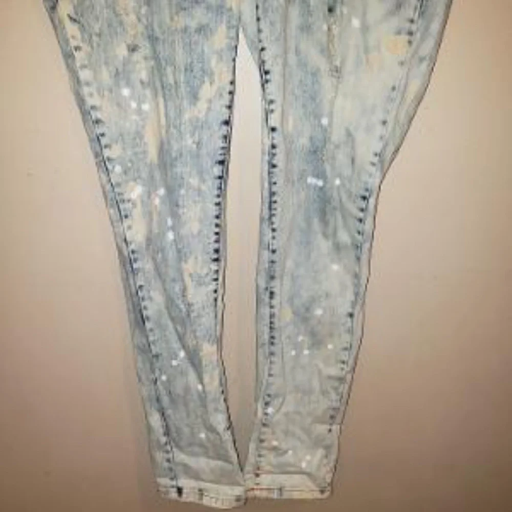 Jeans - Picture 2 of 4